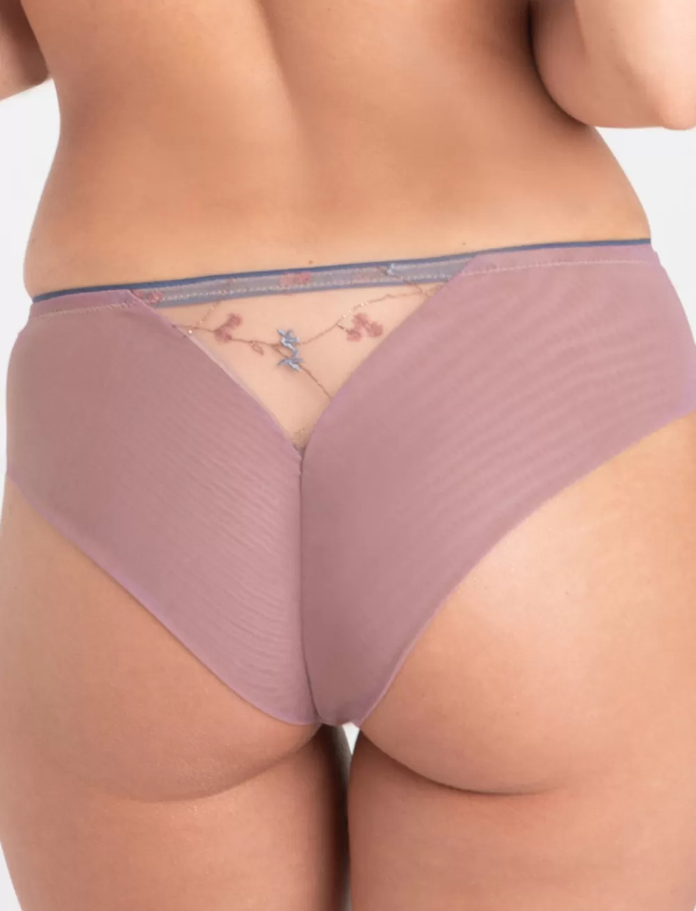 Samanta Thongs<Ellie Thong